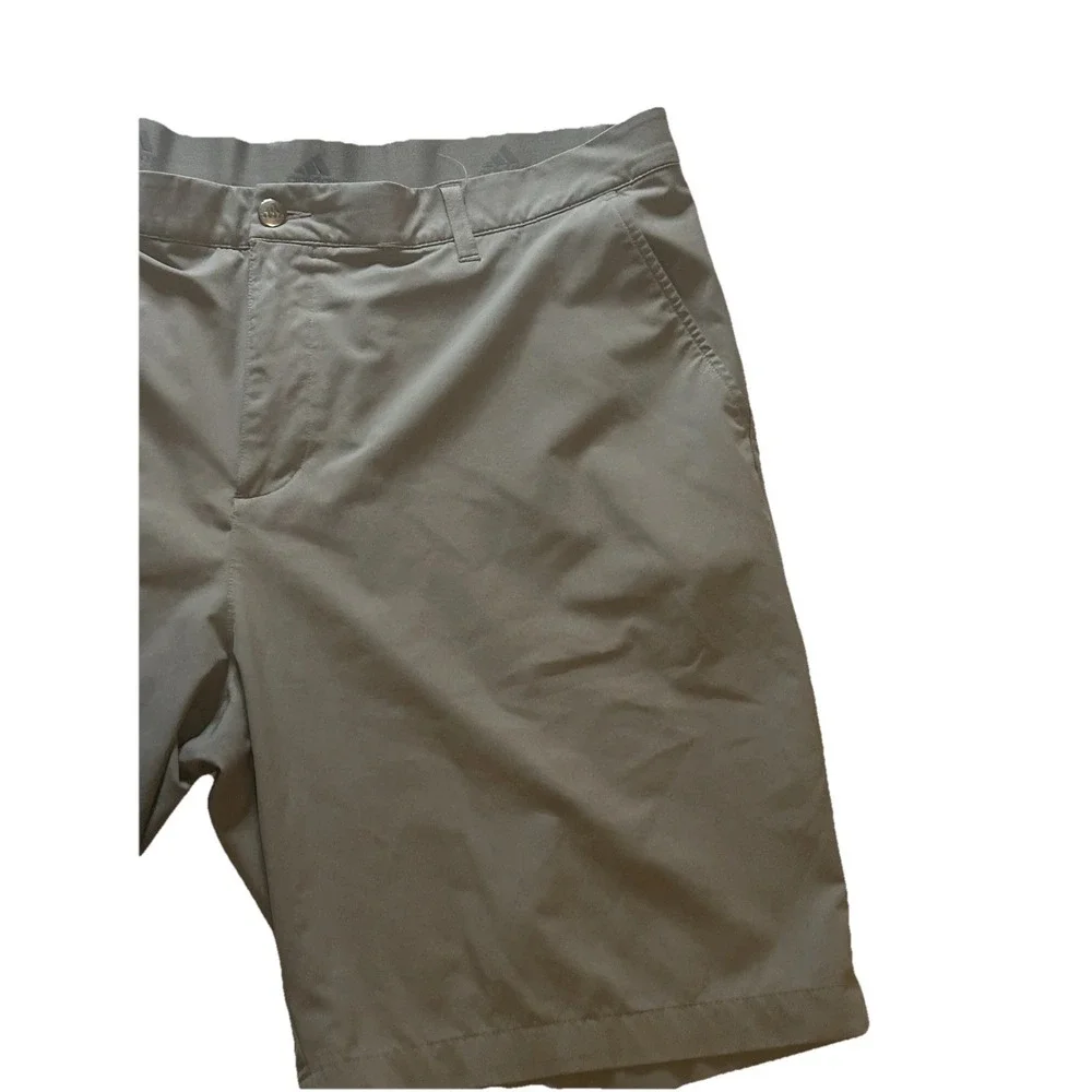 Adidas Men's Light Gray Mid Rise Golf Shorts Size 40 Primegreen  (9.5